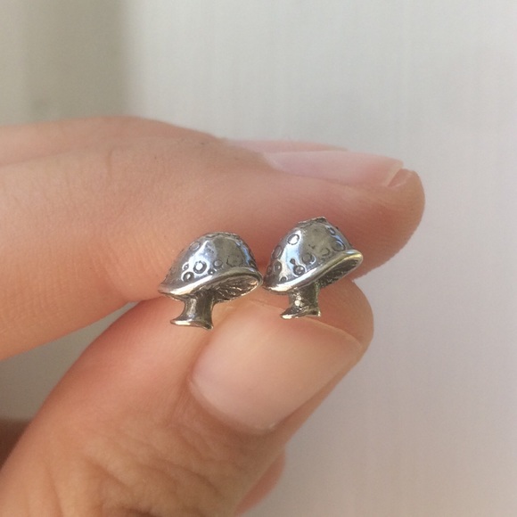 Jewelry - MUSHROOM 🍄 STUDS